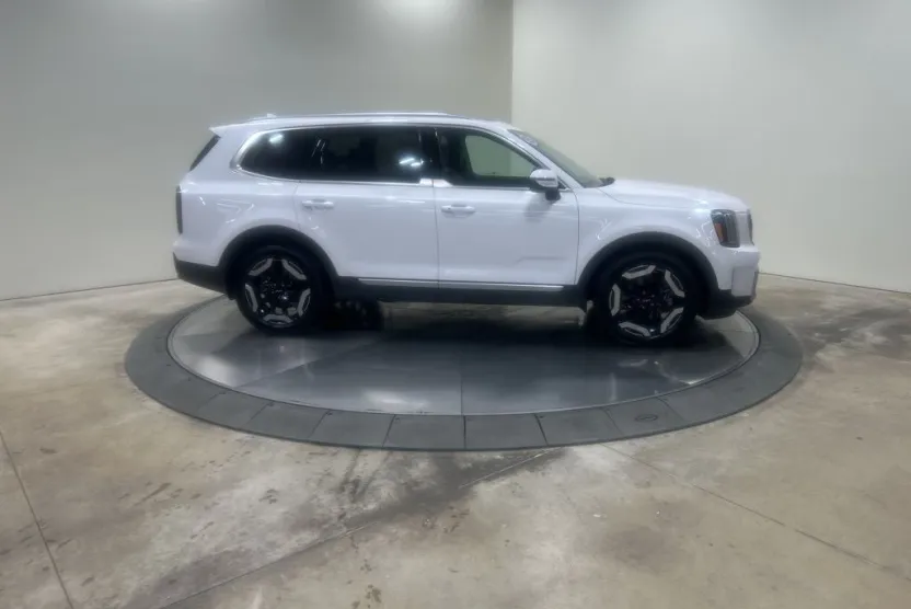 2024 Kia Telluride EX photo 1