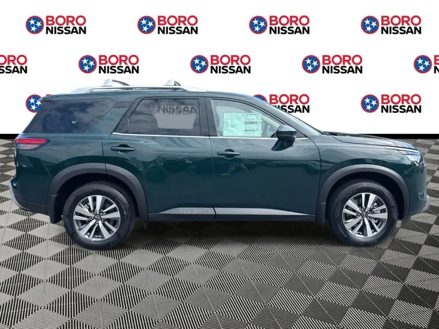 2025 Nissan Pathfinder SL photo 1