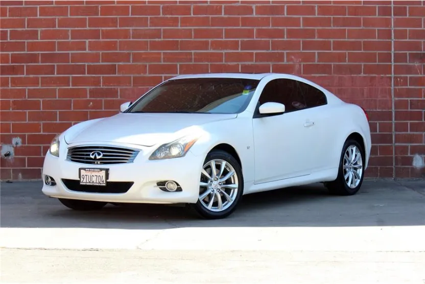2015 Infiniti Q60 Coupe photo 1