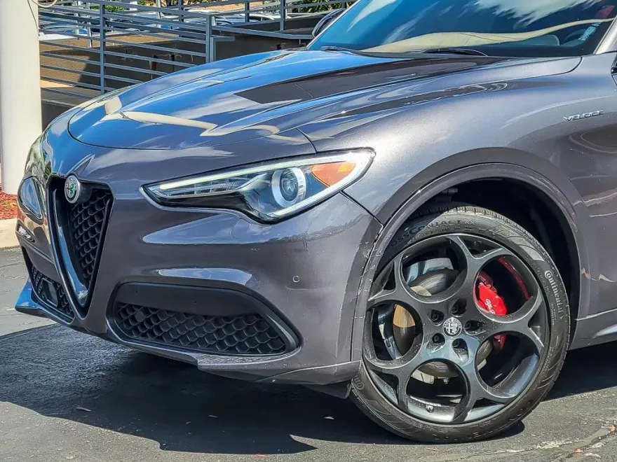 2022 Alfa Romeo Stelvio Ti Sport photo 1