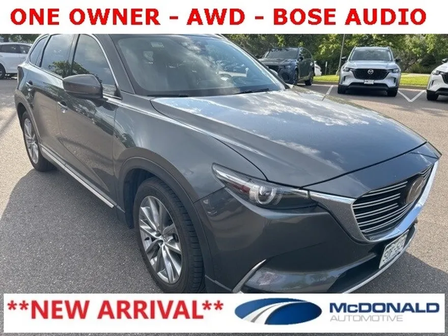 2017 Mazda CX-9 Signature photo 1