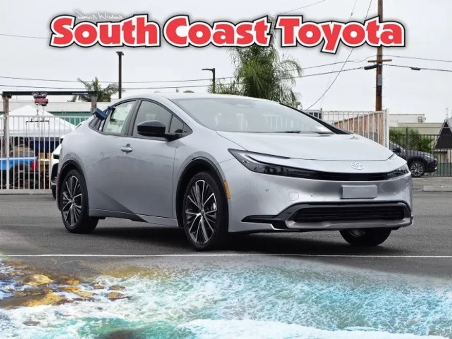 2025 Toyota Prius XLE photo 1