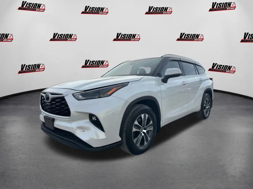 2023 Toyota Highlander L photo 1