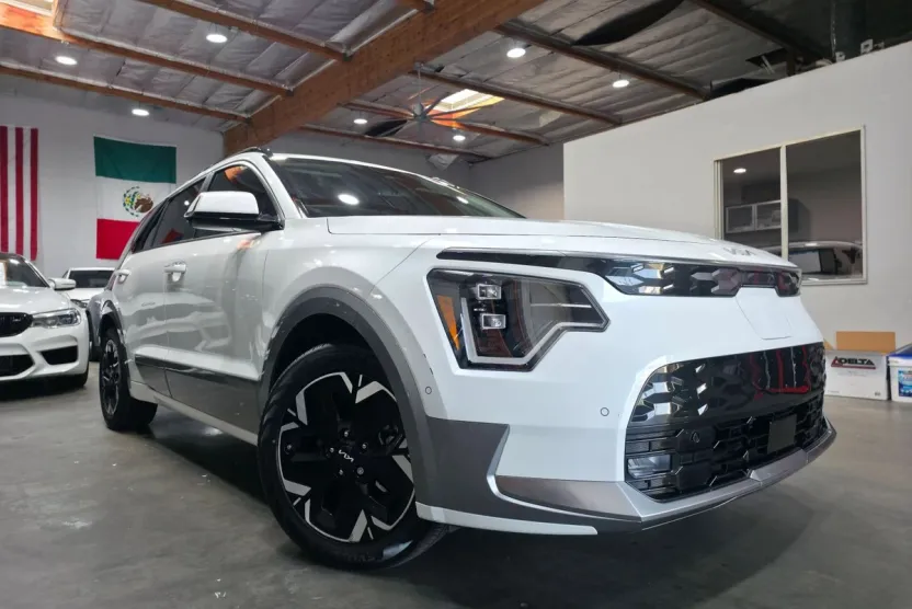 2023 Kia Niro EV Wave photo 1
