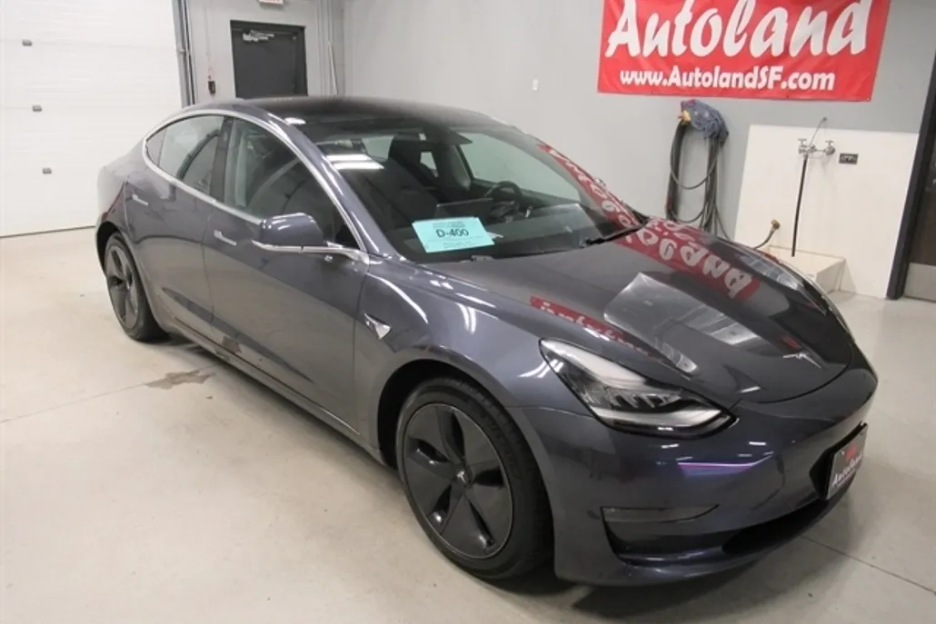 2018 Tesla Model 3 Long Range photo 1