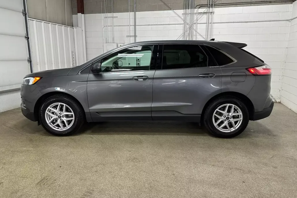 2024 Ford Edge SEL photo 1