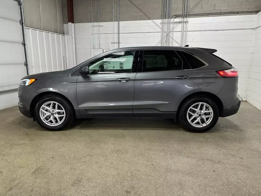 2024 Ford Edge SEL photo 1