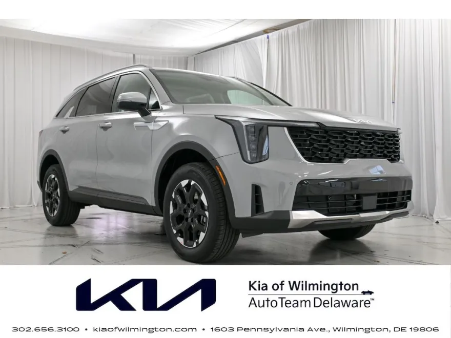 2025 Kia Sorento S photo 1