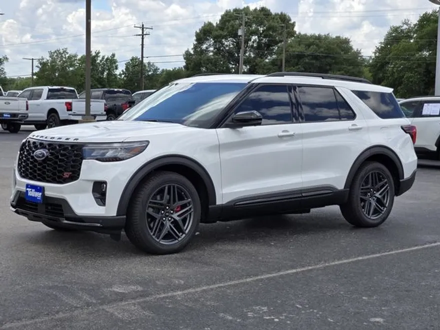 2025 Ford Explorer ST photo 1