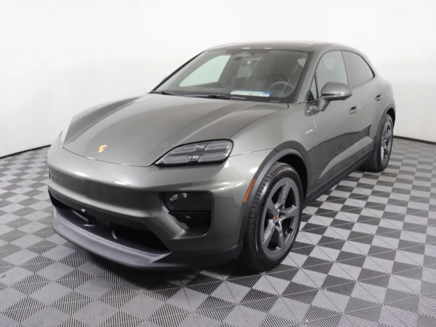 2025 Porsche Macan Electric photo 1