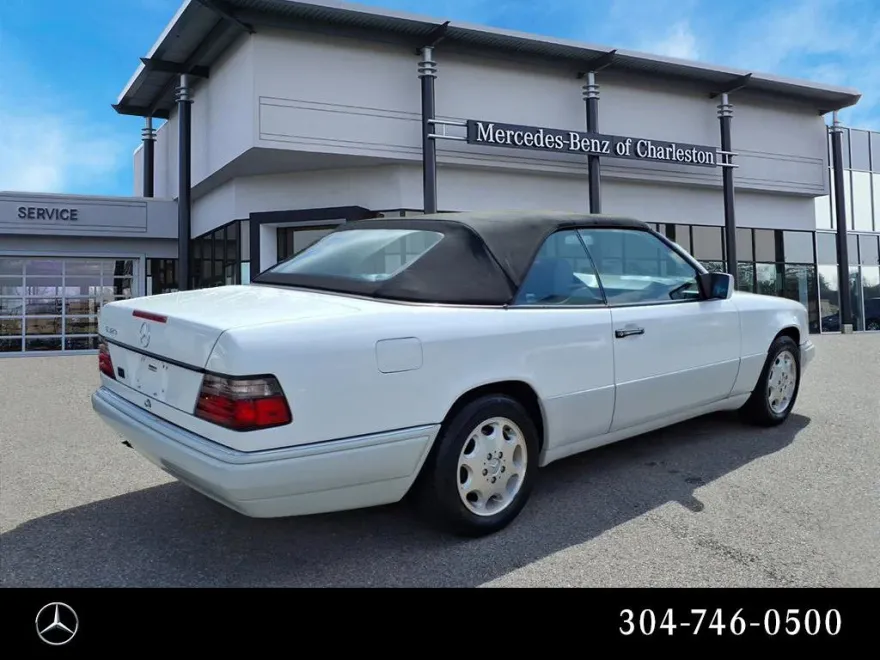 1995 Mercedes Benz E photo 1