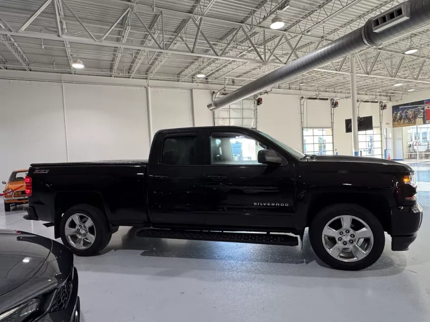 2016 Chevrolet Silverado 1500 photo 1