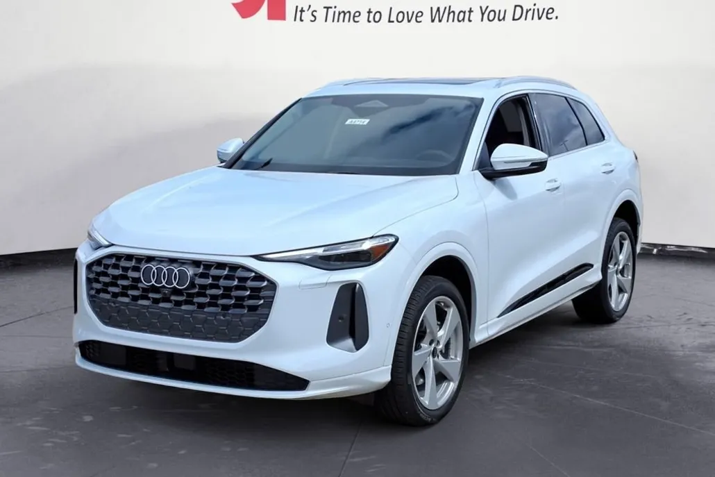 2025 Audi Q5 Premium Plus photo 1