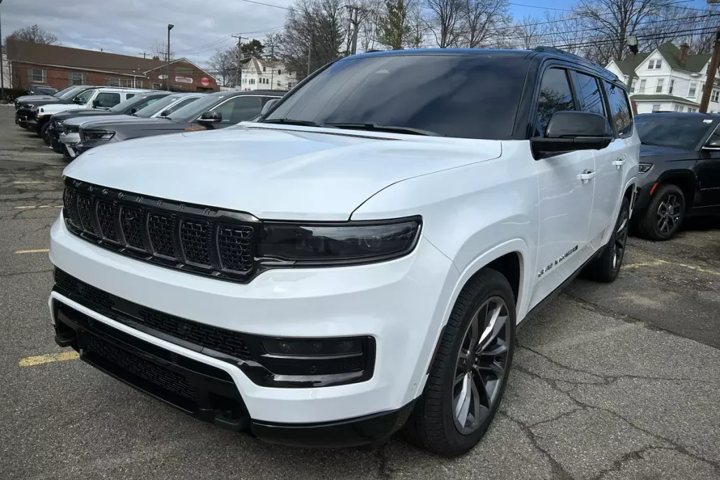 2025 Jeep Grand Wagoneer L photo 1