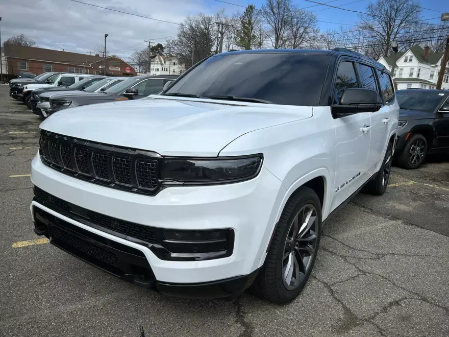 2025 Jeep Grand Wagoneer L photo 1