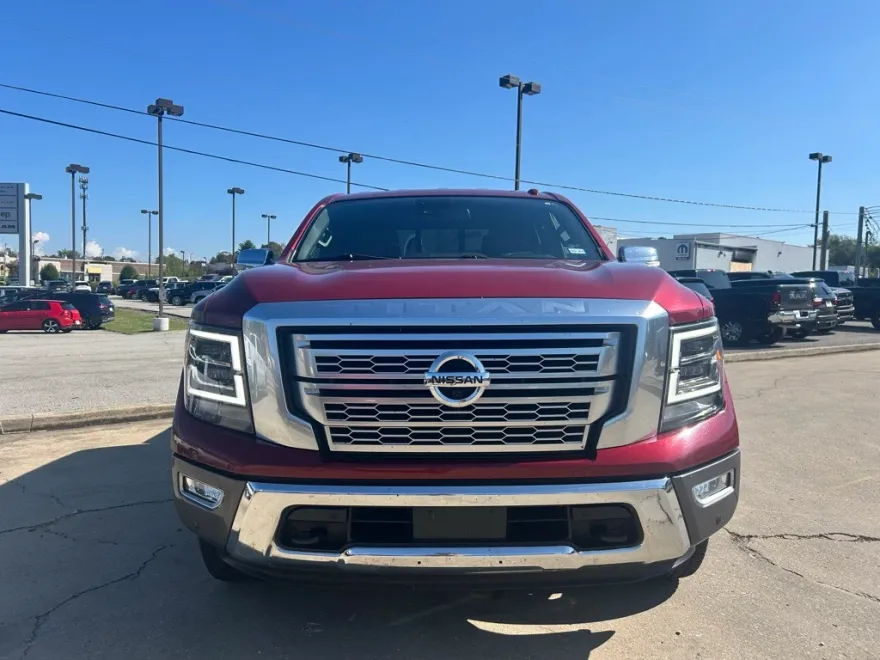 2020 Nissan Titan Platinum Reserve photo 1