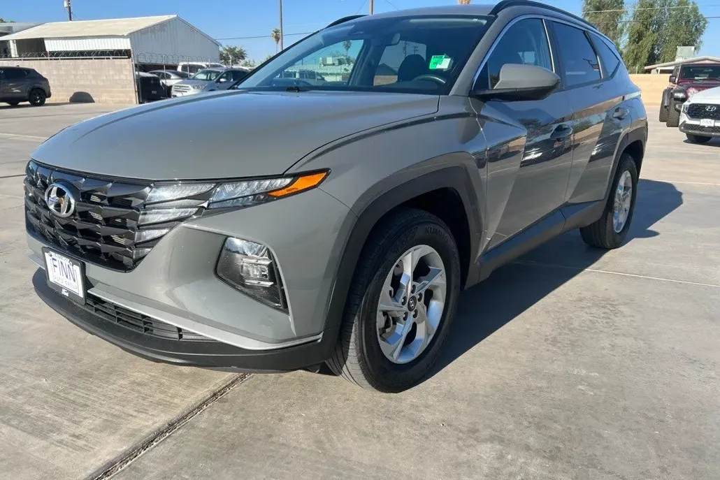 2024 Hyundai Tucson SEL photo 1