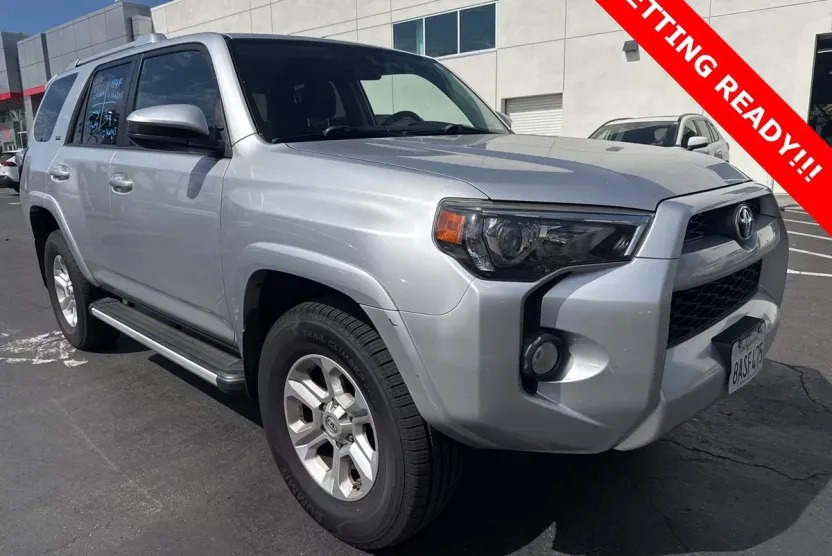 2016 Toyota 4Runner Base photo 1