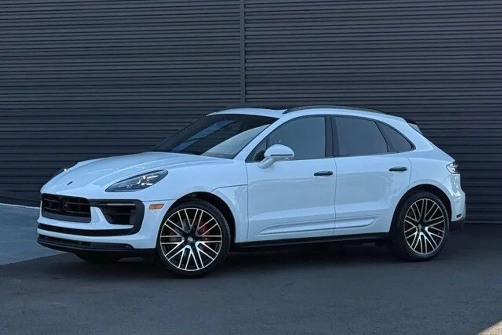 2025 Porsche Macan S photo 1