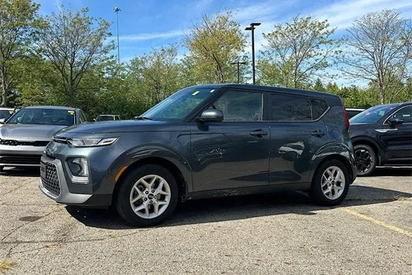 2020 Kia Soul S photo 1