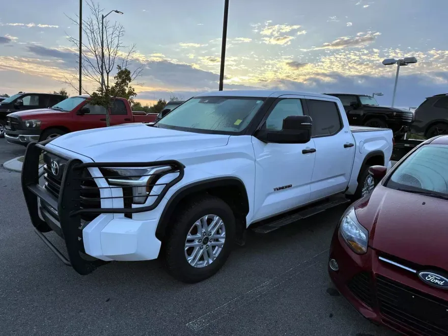 2022 Toyota Tundra SR5 CrewMax photo 1