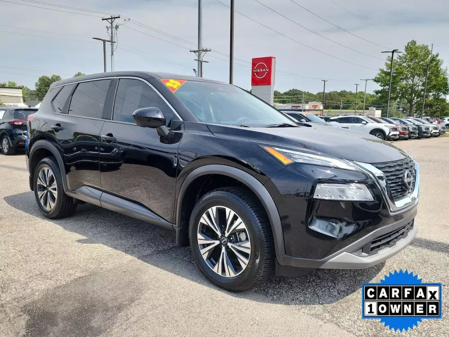 2023 Nissan Rogue SV photo 1