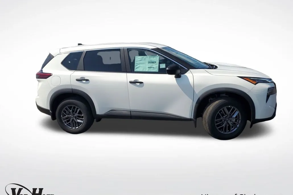2025 Nissan Rogue S photo 1