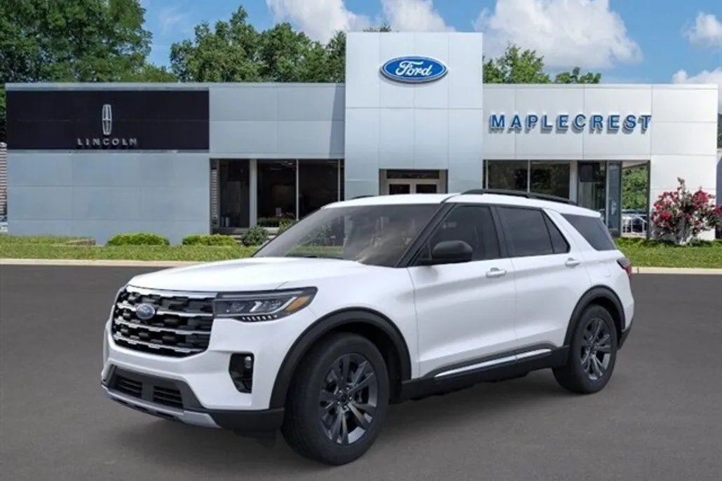 2025 Ford Explorer photo 1