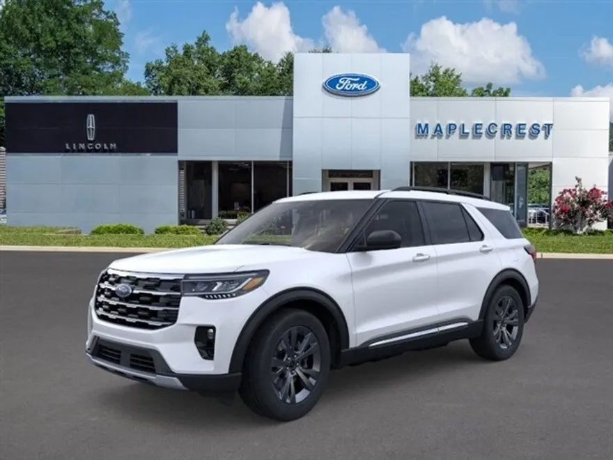 2025 Ford Explorer photo 1