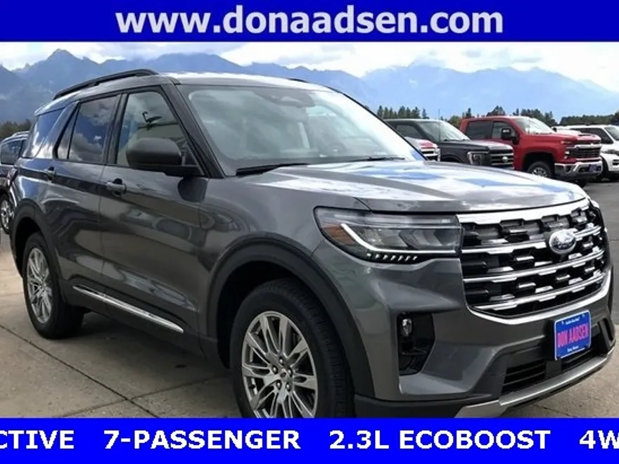 2025 Ford Explorer photo 1