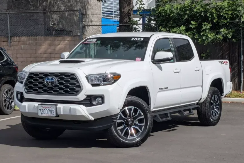 2023 Toyota Tacoma TRD Sport V6 photo 1