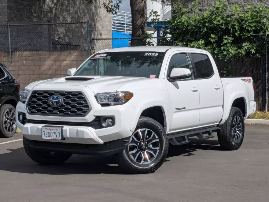 2023 Toyota Tacoma TRD Sport V6 photo 1