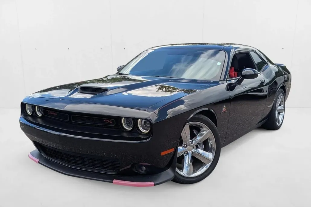 2022 Dodge Challenger R/T photo 1
