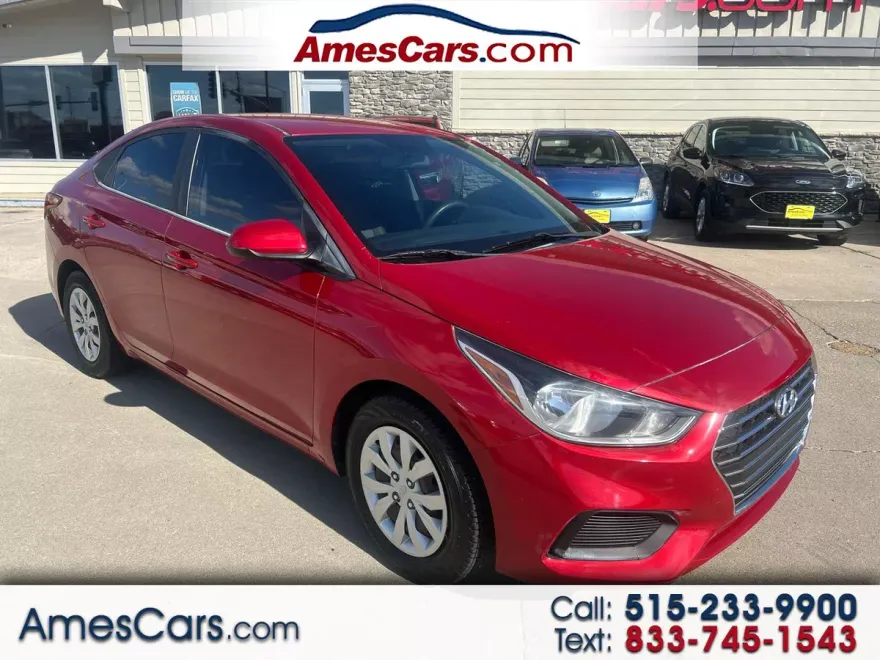 2020 Hyundai Accent SE photo 1