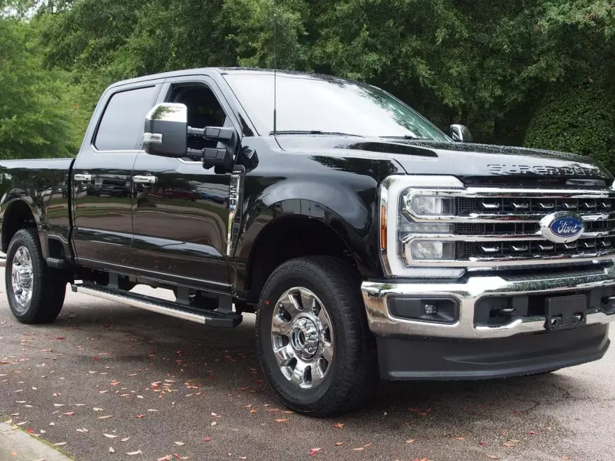 2026 Ford F-250 Lariat photo 1