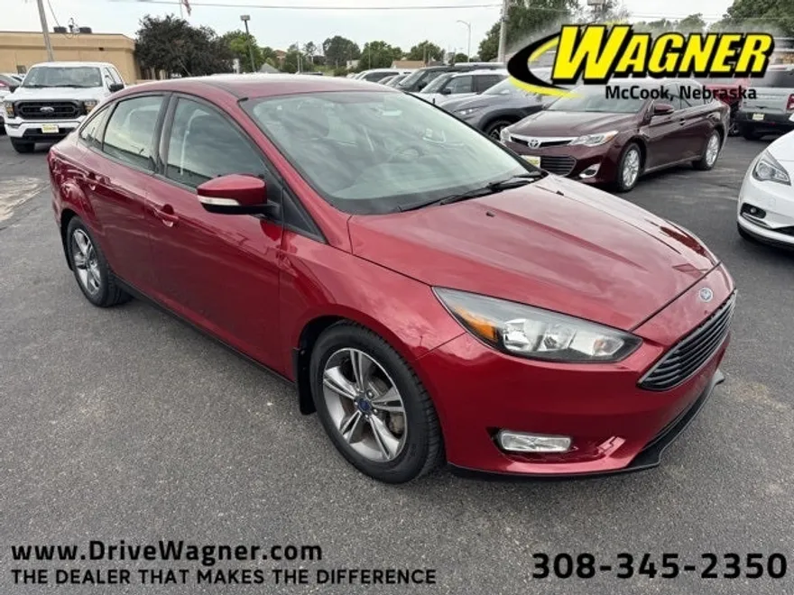 2017 Ford Focus SE photo 1