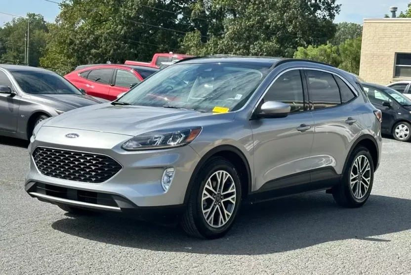 2022 Ford Escape SEL photo 1