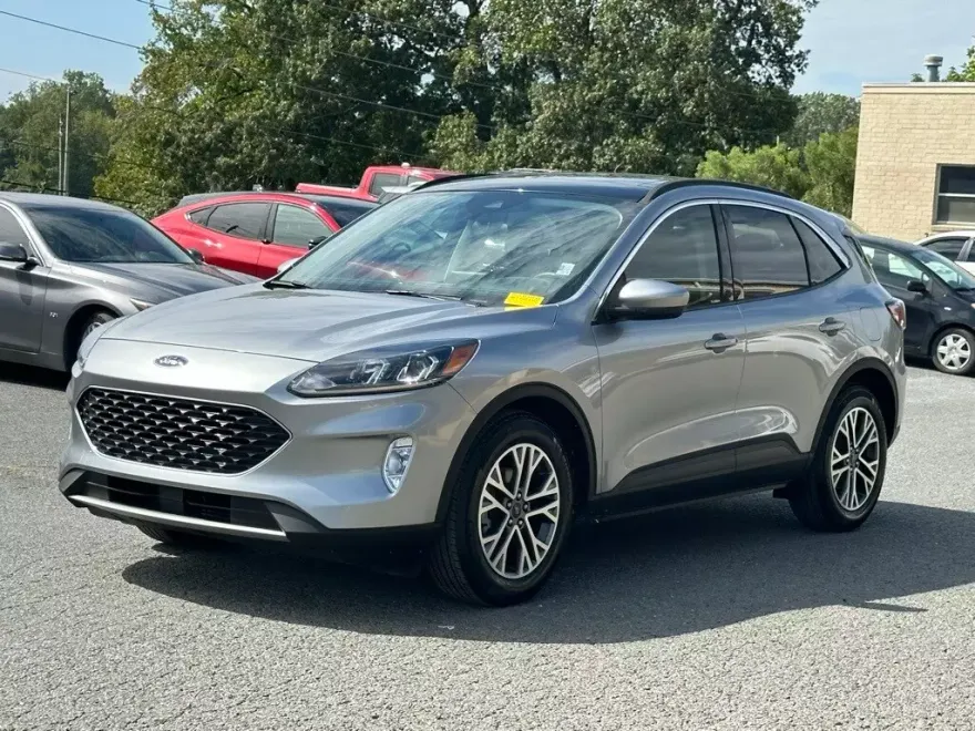 2022 Ford Escape SEL photo 1