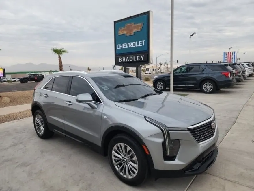 2024 Cadillac XT4 Premium Luxury photo 1