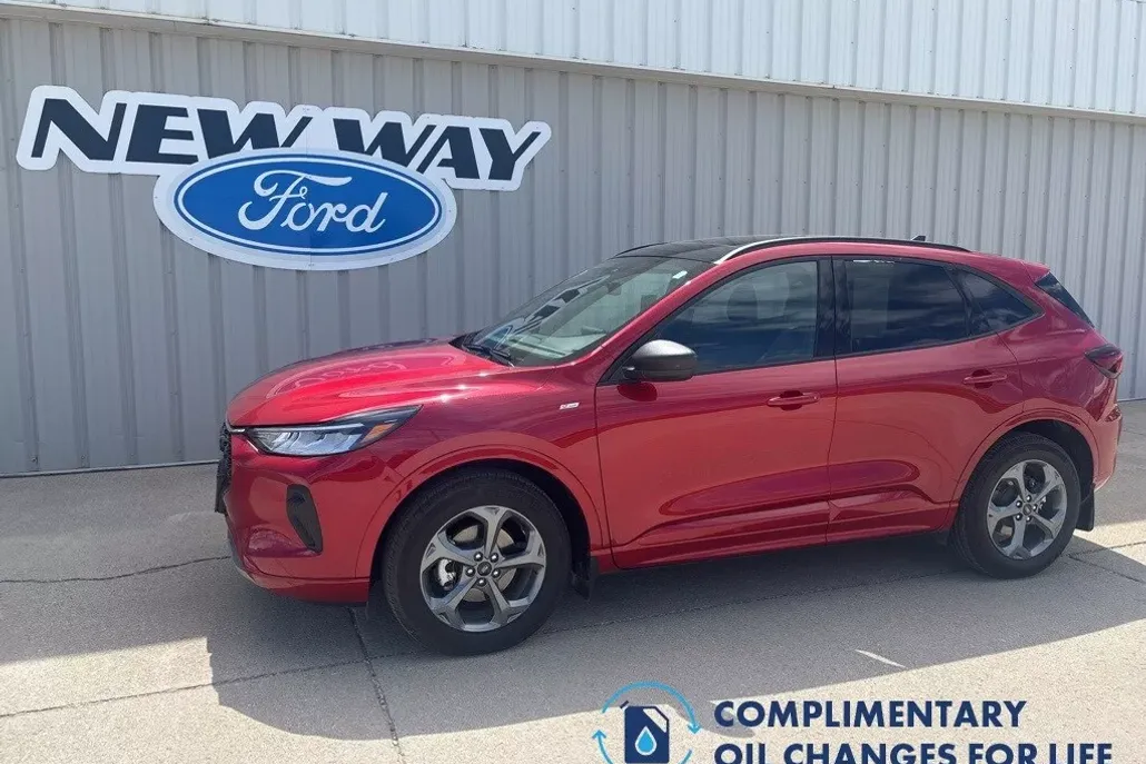 2023 Ford Escape ST-Line photo 1