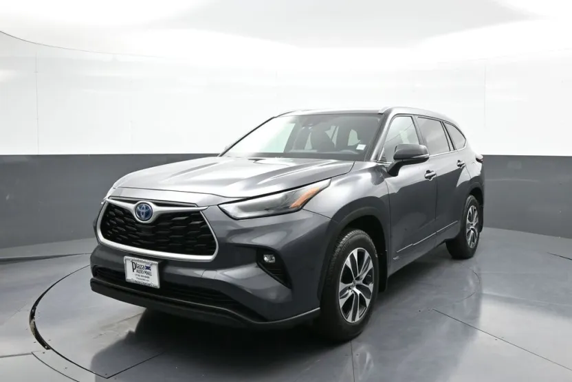 2024 Toyota Highlander Hybrid XLE photo 1