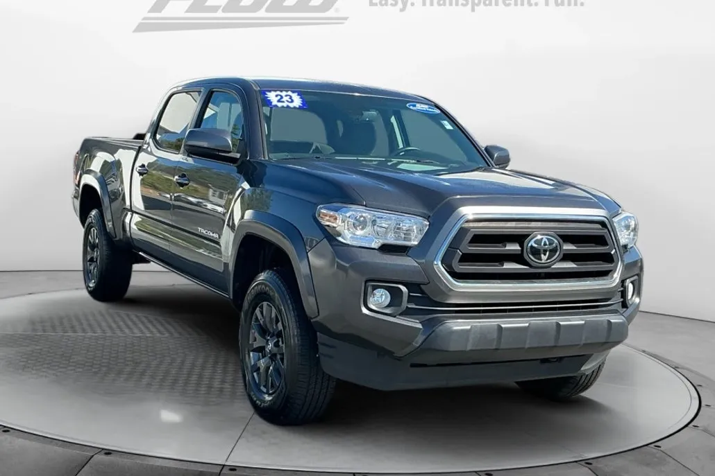 2023 Toyota Tacoma SR5 V6 photo 1