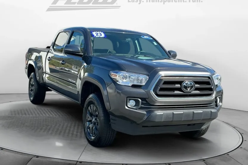 2023 Toyota Tacoma SR5 V6 photo 1