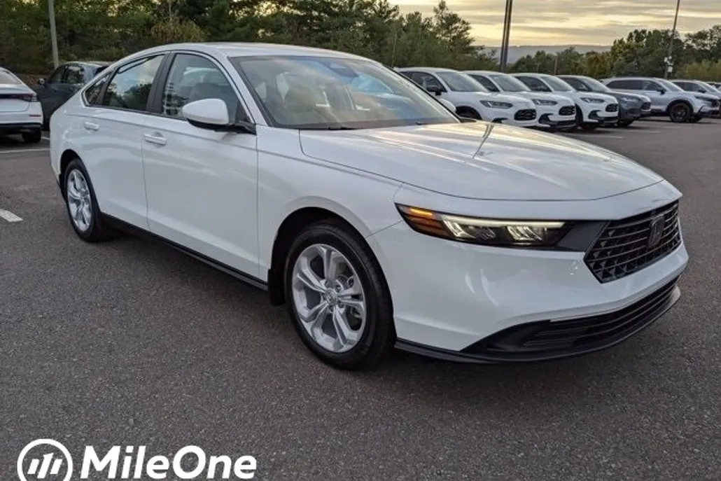 2025 Honda Accord LX photo 1