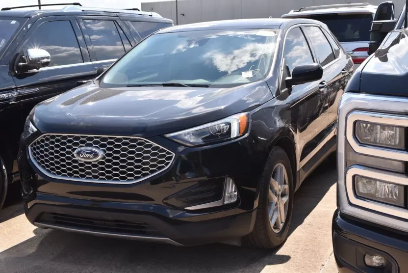 2024 Ford Edge SEL photo 1