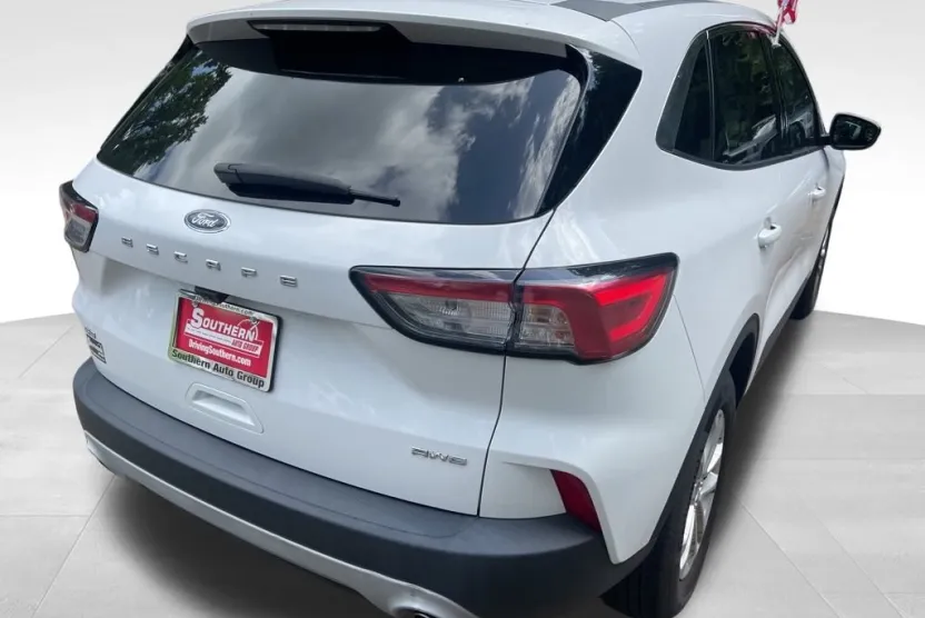 2021 Ford Escape SE photo 1