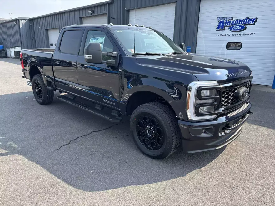 2025 Ford F-250 XLT photo 1
