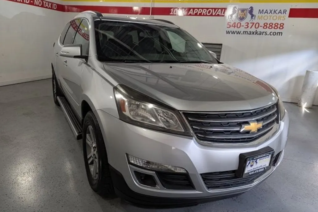 2015 Chevrolet Traverse 1LT photo 1