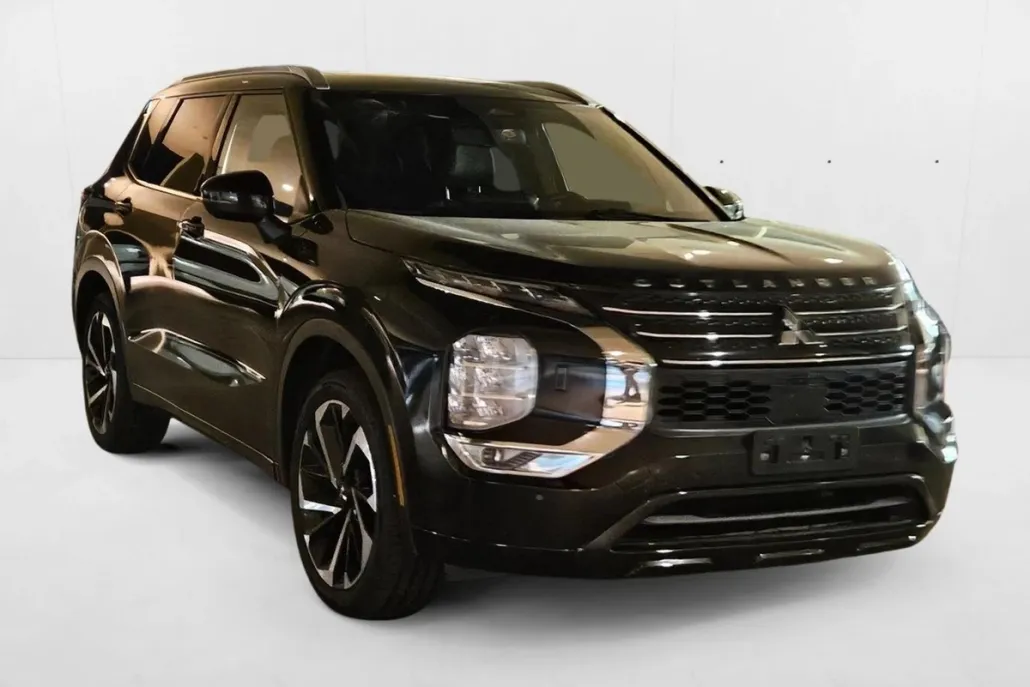 2022 Mitsubishi Outlander SEL photo 1