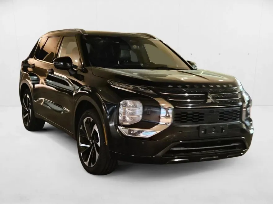 2022 Mitsubishi Outlander SEL photo 1